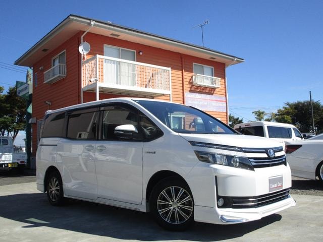 Toyota VOXY 2014 — фото автомобиля 1