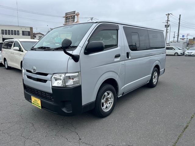 Toyota HIACE VAN 2018 — фото автомобиля 1