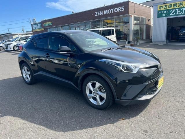 Toyota C-HR 2018 — фото автомобиля 1