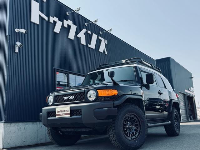 Toyota FJ CRUISER 2014 — фото автомобиля