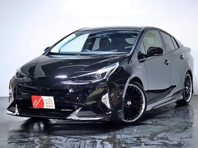 Toyota PRIUS 2016 — фото автомобиля 1