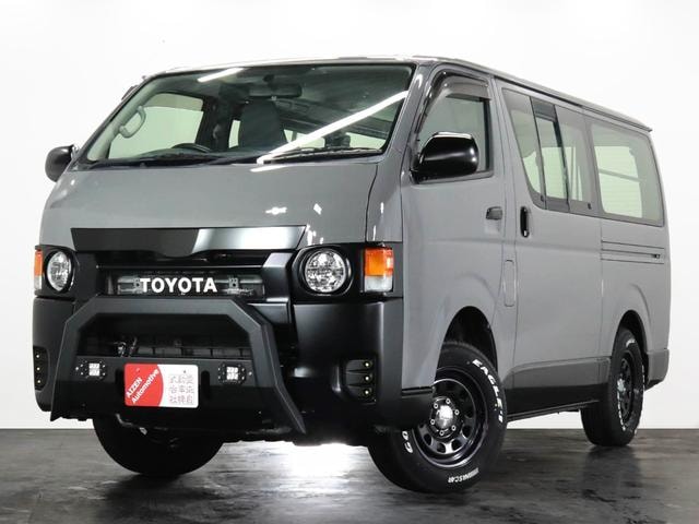 Toyota HIACE VAN 2010 — фото автомобиля 1