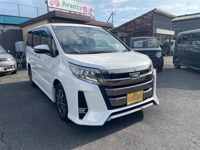 Toyota NOAH 2019 — фото автомобиля 1
