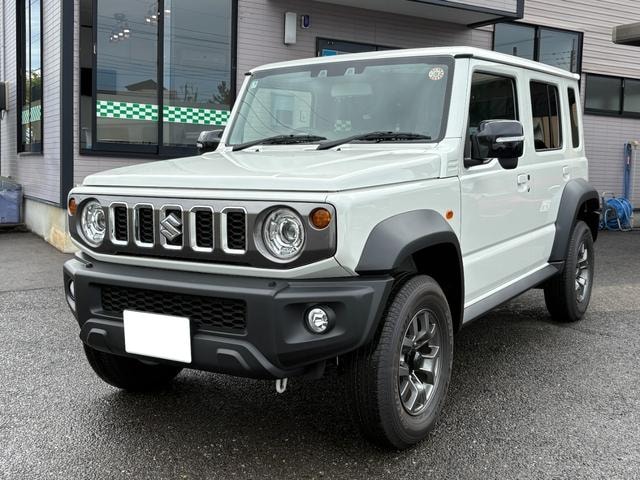 Suzuki JIMNY NOMADE 2025 — фото автомобиля