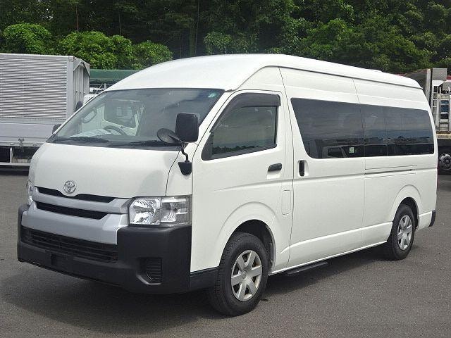 Toyota HIACE COMMUTER 2015 — фото автомобиля