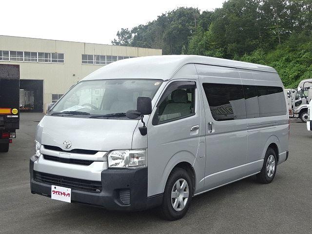 Toyota HIACE COMMUTER 2020 — фото автомобиля