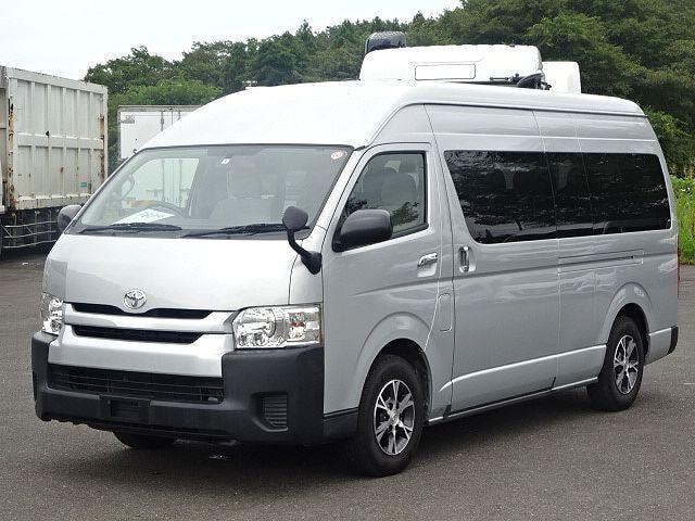 Toyota HIACE COMMUTER 2017 — фото автомобиля