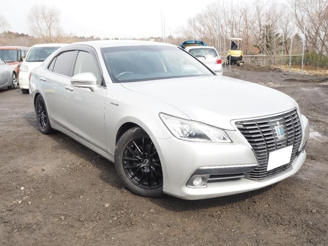 Toyota CROWN HYBRID 2013 — фото автомобиля