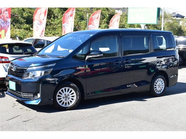 Toyota VOXY 2014 — фото автомобиля