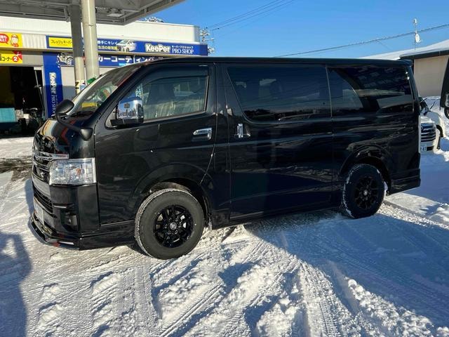 Toyota HIACE VAN 2026 — фото автомобиля 1