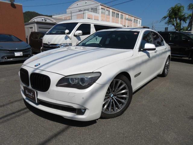 Bmw 7 SERIES 2012 — фото автомобиля 1