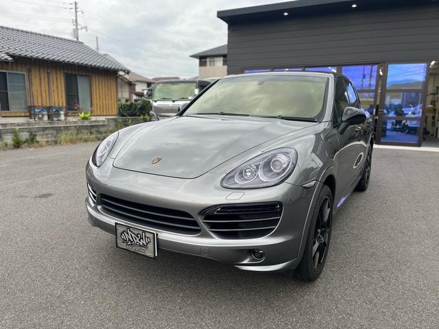 Porsche CAYENNE 2012 — фото автомобиля 1
