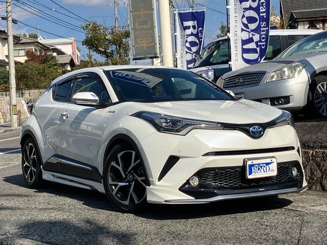 Toyota C-HR 2017 — фото автомобиля 1