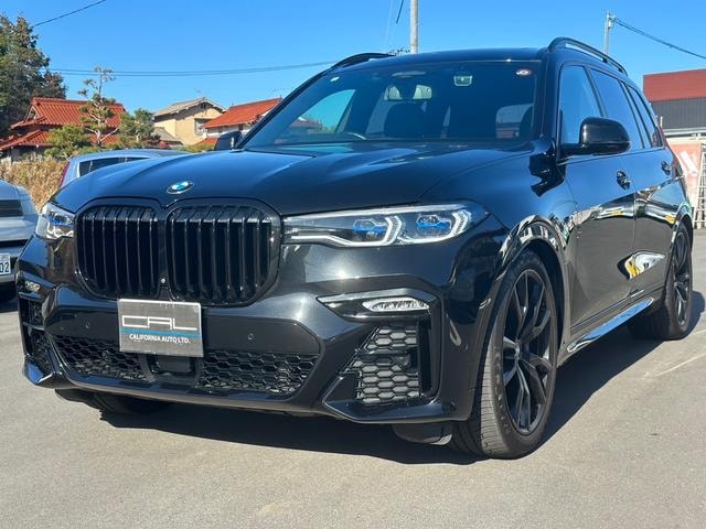 Bmw X7 2020 — фото автомобиля