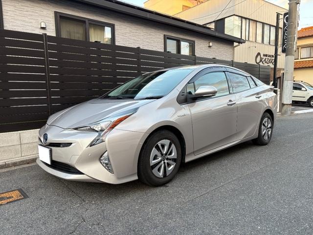 Toyota PRIUS 2018 — фото автомобиля 1