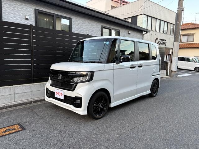 Honda N-BOX CUSTOM 2023 — фото автомобиля 1