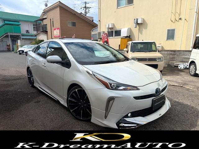Toyota PRIUS 2021 — фото автомобиля 1