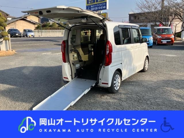 Honda N-BOX 2018 — фото автомобиля 1