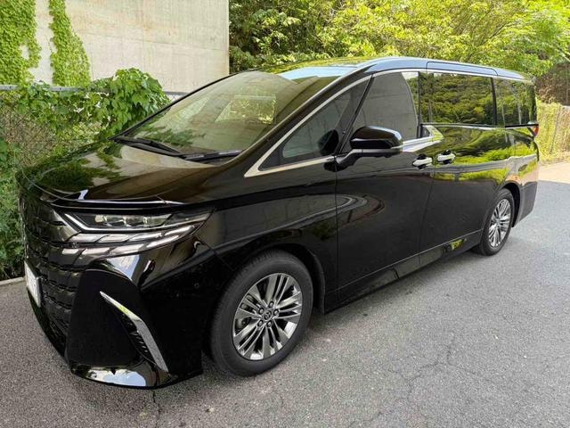 Toyota ALPHARD 2024 — фото автомобиля 1