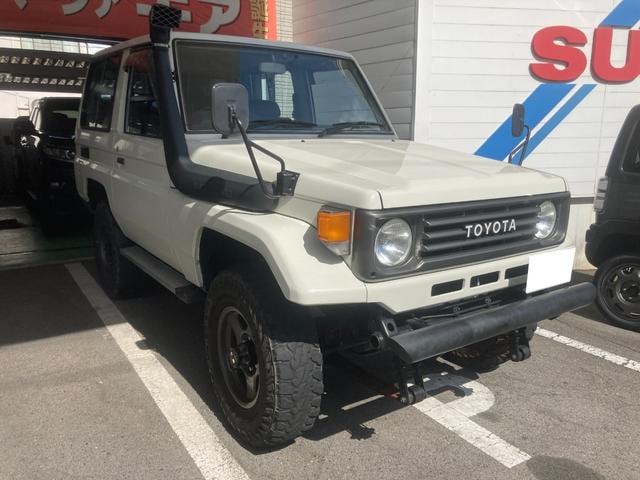 Toyota LAND CRUISER 70 1996 — фото автомобиля