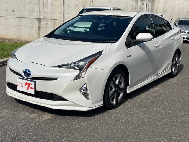 Toyota PRIUS 2016 — фото автомобиля 1