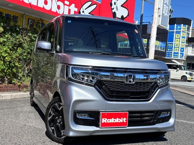 Honda N-BOX CUSTOM 2017 — фото автомобиля 1