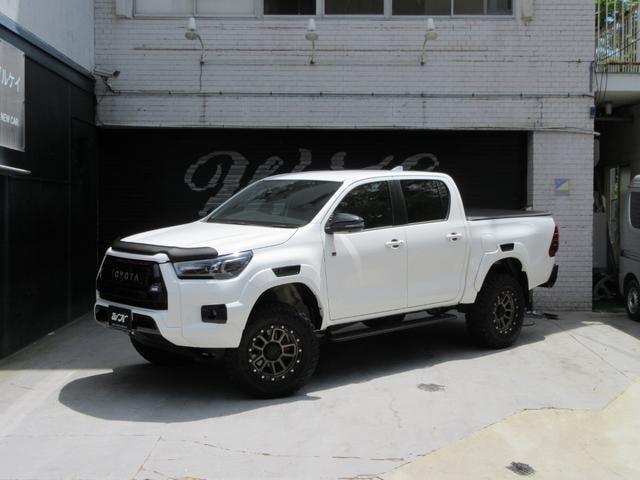 Toyota HILUX 2022 — фото автомобиля