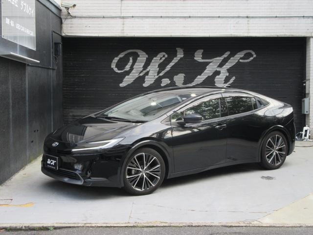 Toyota PRIUS 2023 — фото автомобиля 1