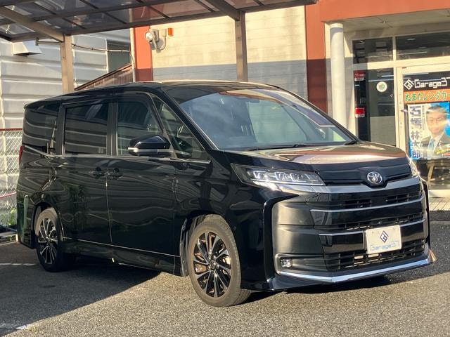 Toyota NOAH 2023 — фото автомобиля