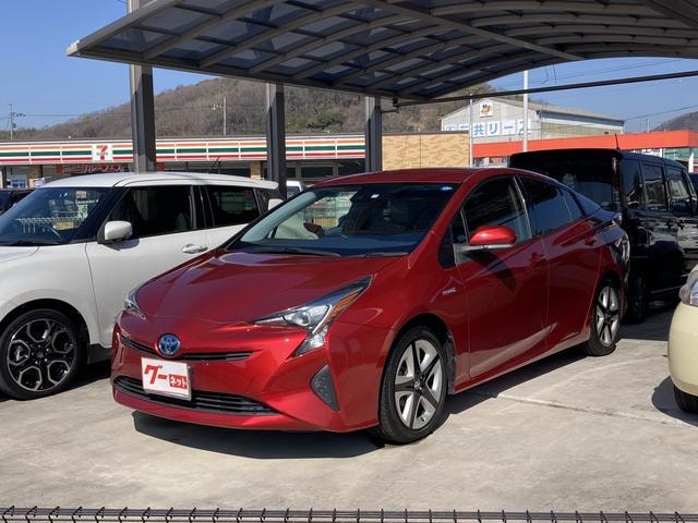Toyota PRIUS 2016 — фото автомобиля 1
