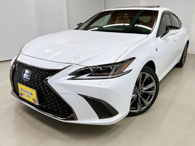 Lexus ES 2019 — фото автомобиля 1