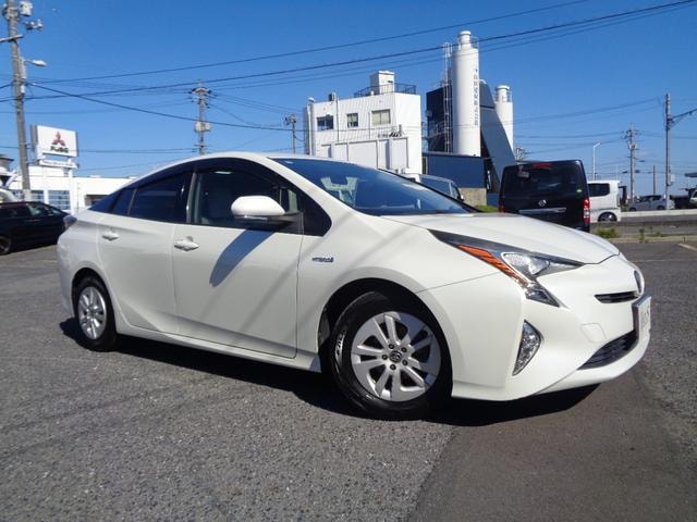 Toyota PRIUS 2016 — фото автомобиля