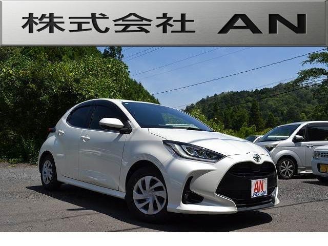 Toyota YARIS 2021 — фото автомобиля 1