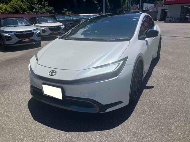 Toyota PRIUS 2024 — фото автомобиля 1