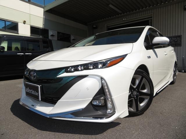 Toyota PRIUS PHV 2017 — фото автомобиля