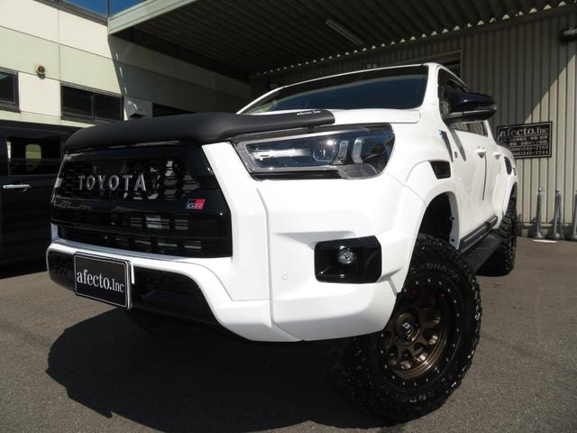 Toyota HILUX 2023 — фото автомобиля