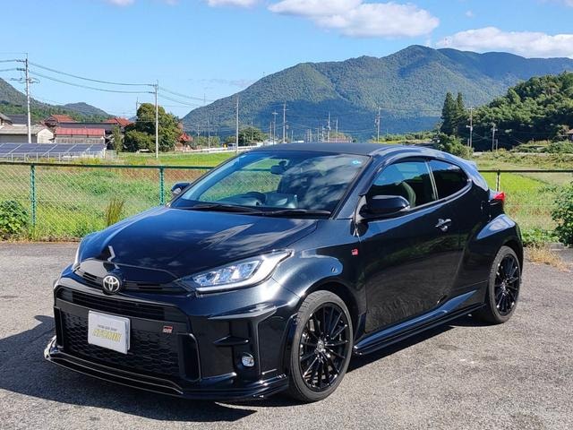 Toyota GR YARIS 2021 — фото автомобиля