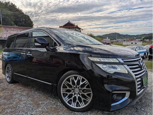 Nissan ELGRAND 2018 — фото автомобиля 1