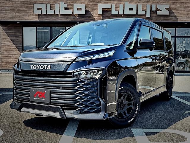 Toyota VOXY 2022 — фото автомобиля 1