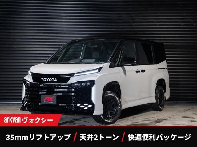 Toyota VOXY 2026 — фото автомобиля 1