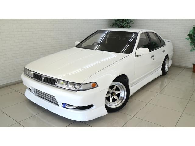 Nissan CEFIRO 1988 — фото автомобиля 1