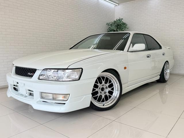Nissan LAUREL 1999 — фото автомобиля 1