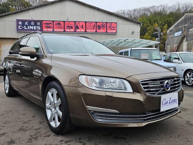 Volvo V70 2016 — фото автомобиля 1