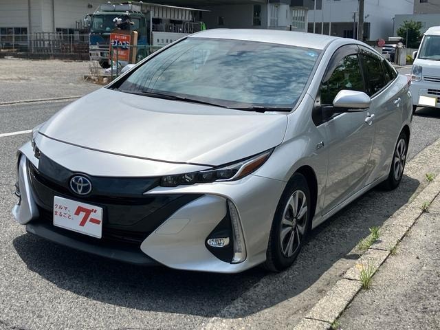Toyota PRIUS PHV 2017 — фото автомобиля 1