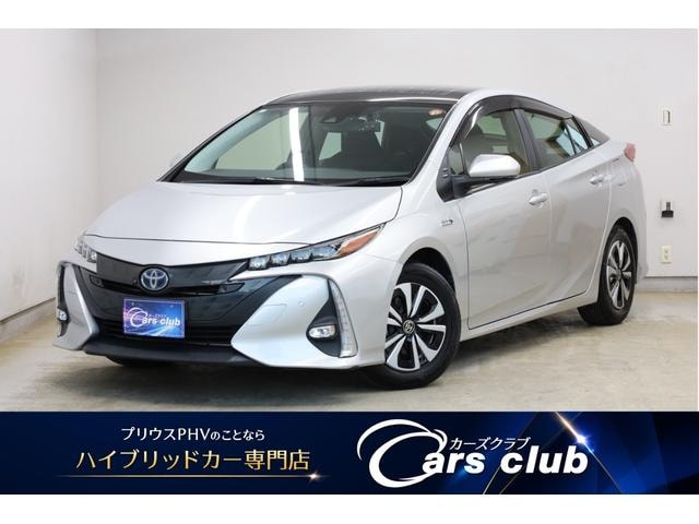 Toyota PRIUS PHV 2021 — фото автомобиля 1