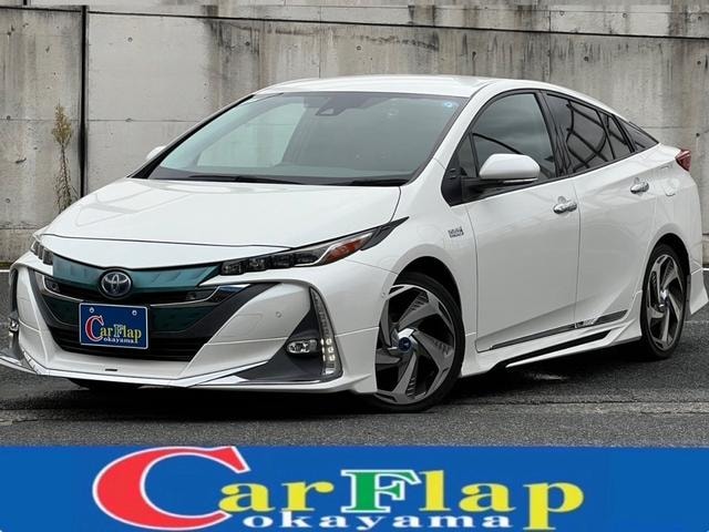 Toyota PRIUS PHV 2018 — фото автомобиля 1