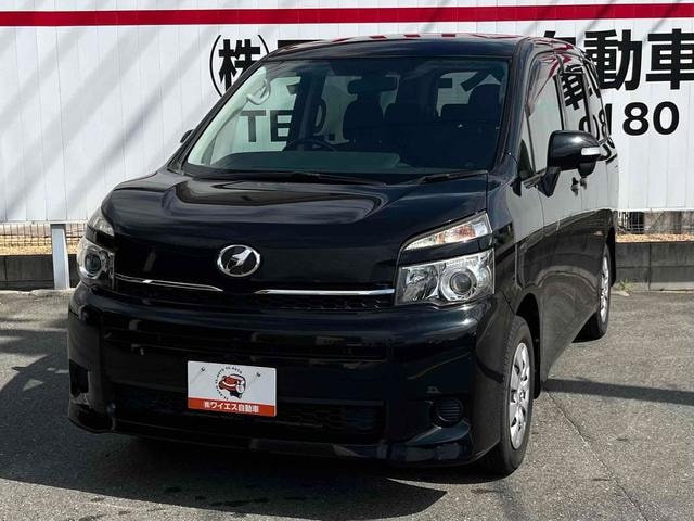 Toyota VOXY 2013 — фото автомобиля