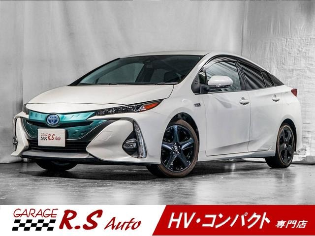 Toyota PRIUS PHV 2017 — фото автомобиля 1