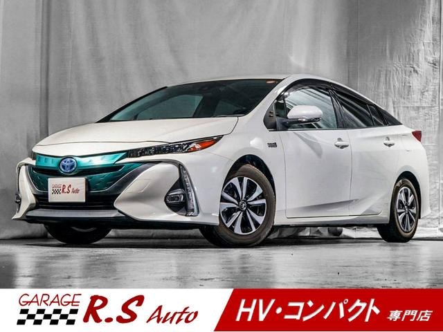 Toyota PRIUS PHV 2017 — фото автомобиля 1