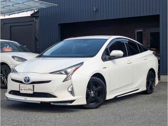 Toyota PRIUS 2016 — фото автомобиля 1